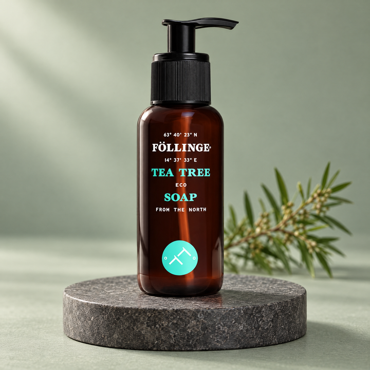 Flytande Tea tree-tvål på Bohusgranit mot en mjuk salviagrön bakgrund
